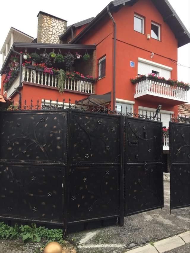 Red House * Visoko