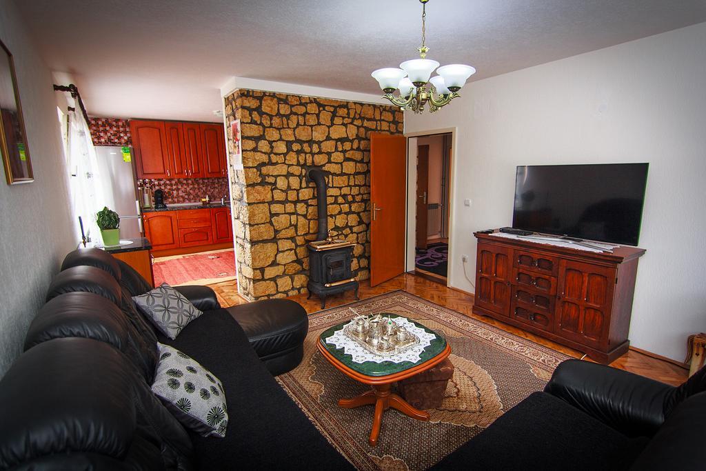Red House Apartment *